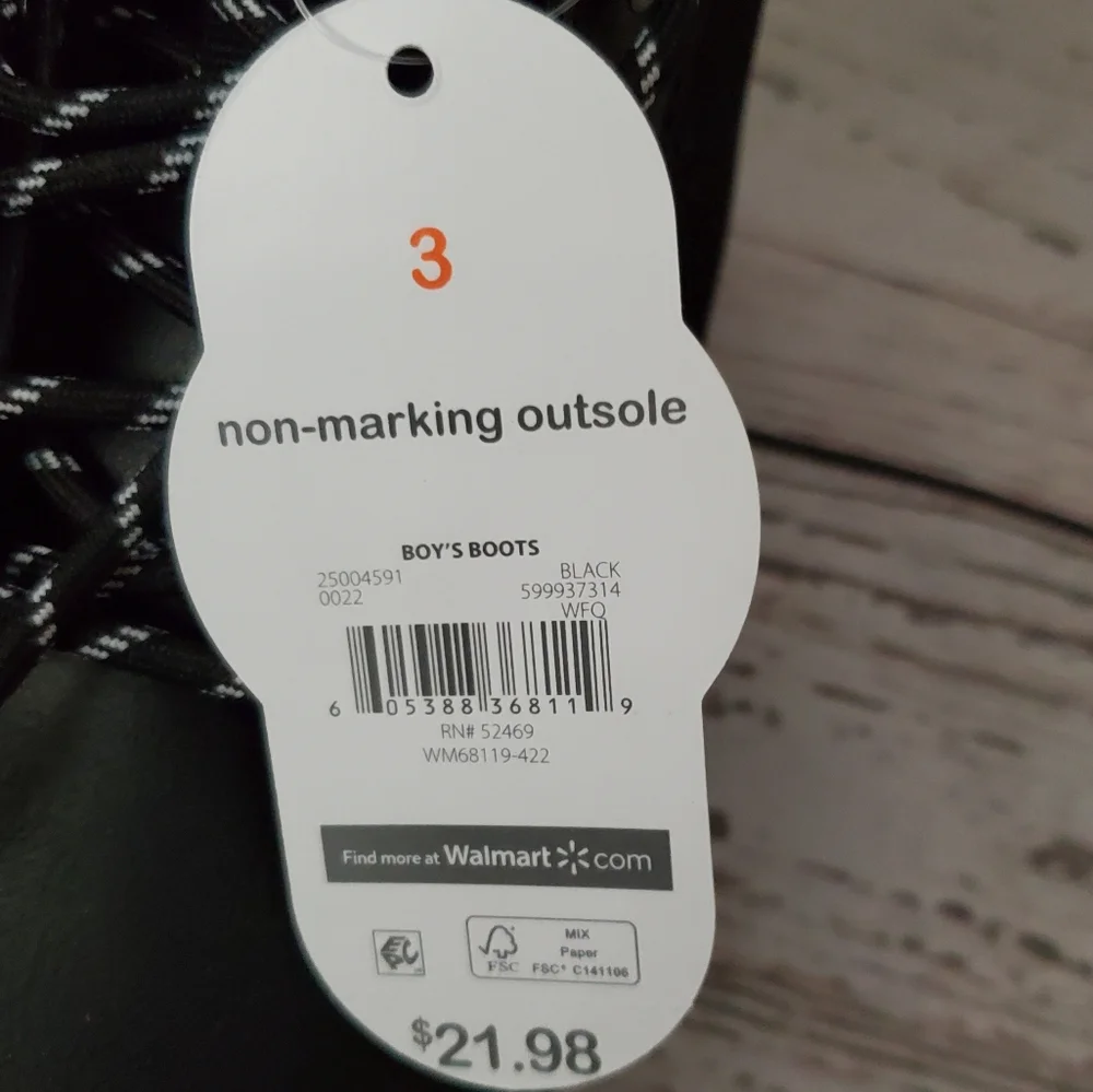Wonder Nation boy's boots with non-marking outsole black size 3